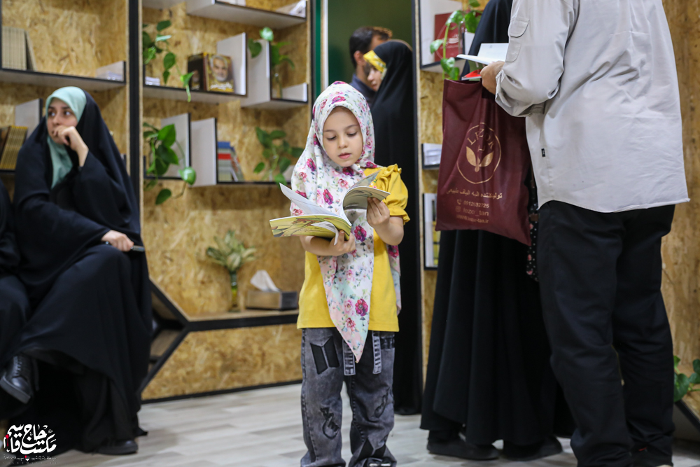 گزارش تصویری | غرفه مکتب حاج قاسم در هشتمین روز سیوششمین نمایشگاه کتاب تهران(2)