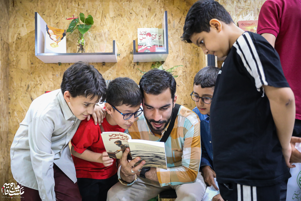 گزارش تصویری | غرفه مکتب حاج قاسم در هشتمین روز سیوششمین نمایشگاه کتاب تهران(2)