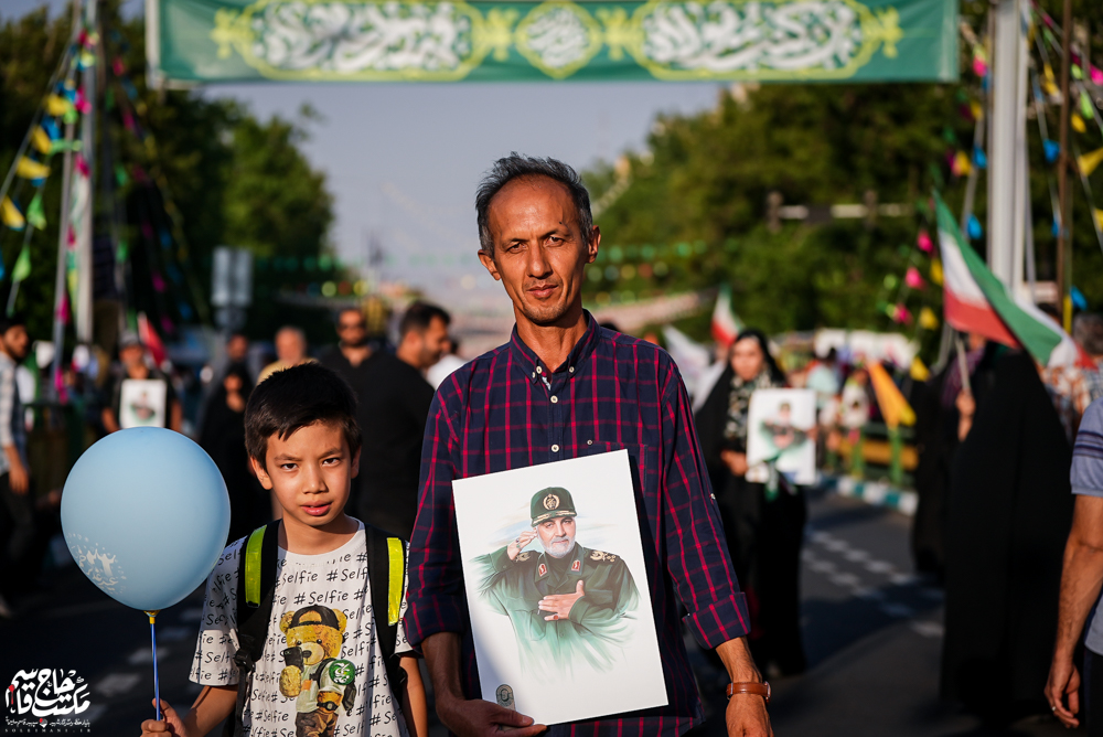 گزارش تصویری | راهپیمایی بزرگ عید غدیر با تصاویری از شهید حاج قاسم سلیمانی (1)