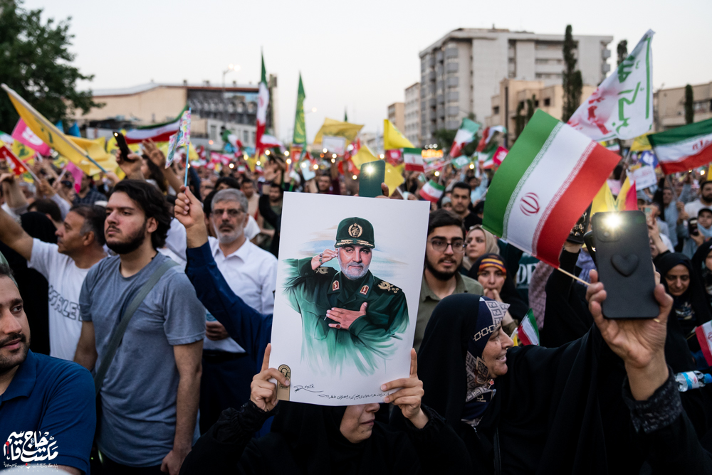 گزارش تصویری | راهپیمایی بزرگ عید غدیر با تصاویری از شهید حاج قاسم سلیمانی (1)