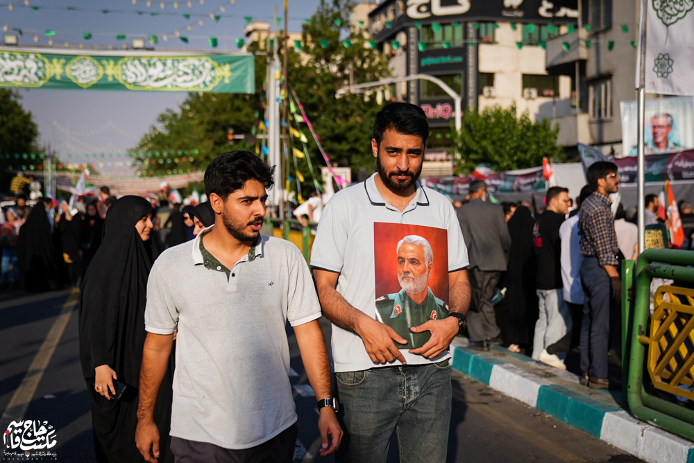 گزارش تصویری | راهپیمایی بزرگ عید غدیر با تصاویری از شهید حاج قاسم سلیمانی (2)