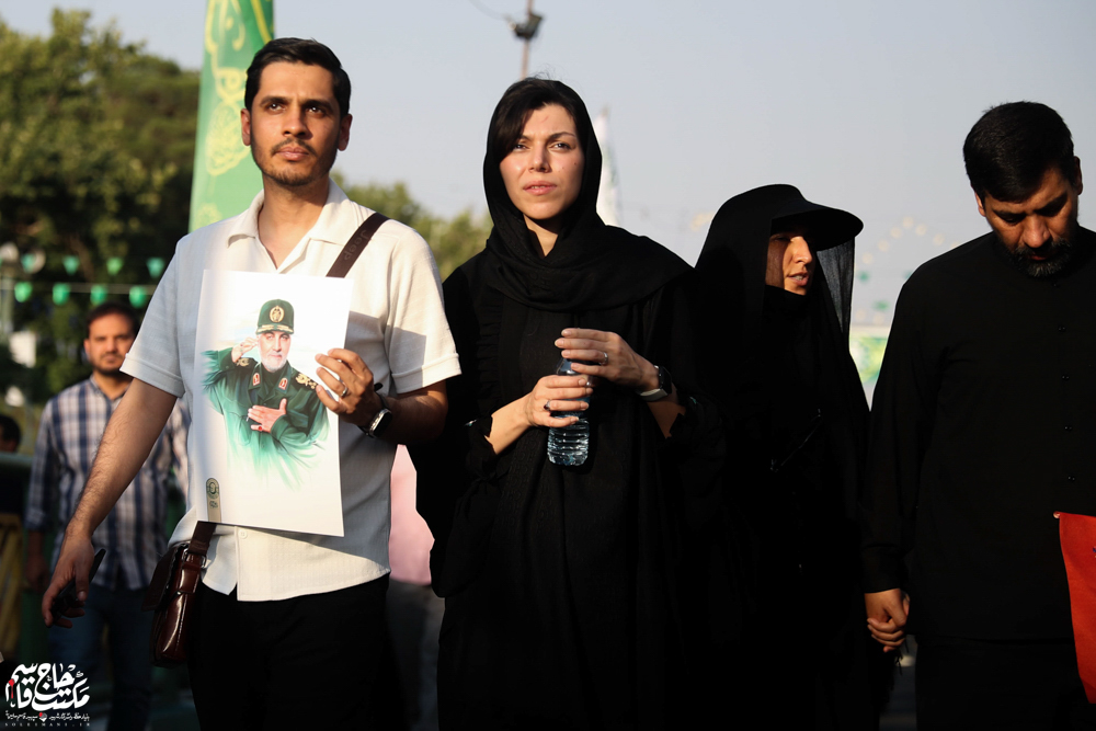 گزارش تصویری | راهپیمایی بزرگ عید غدیر با تصاویری از شهید حاج قاسم سلیمانی (2)