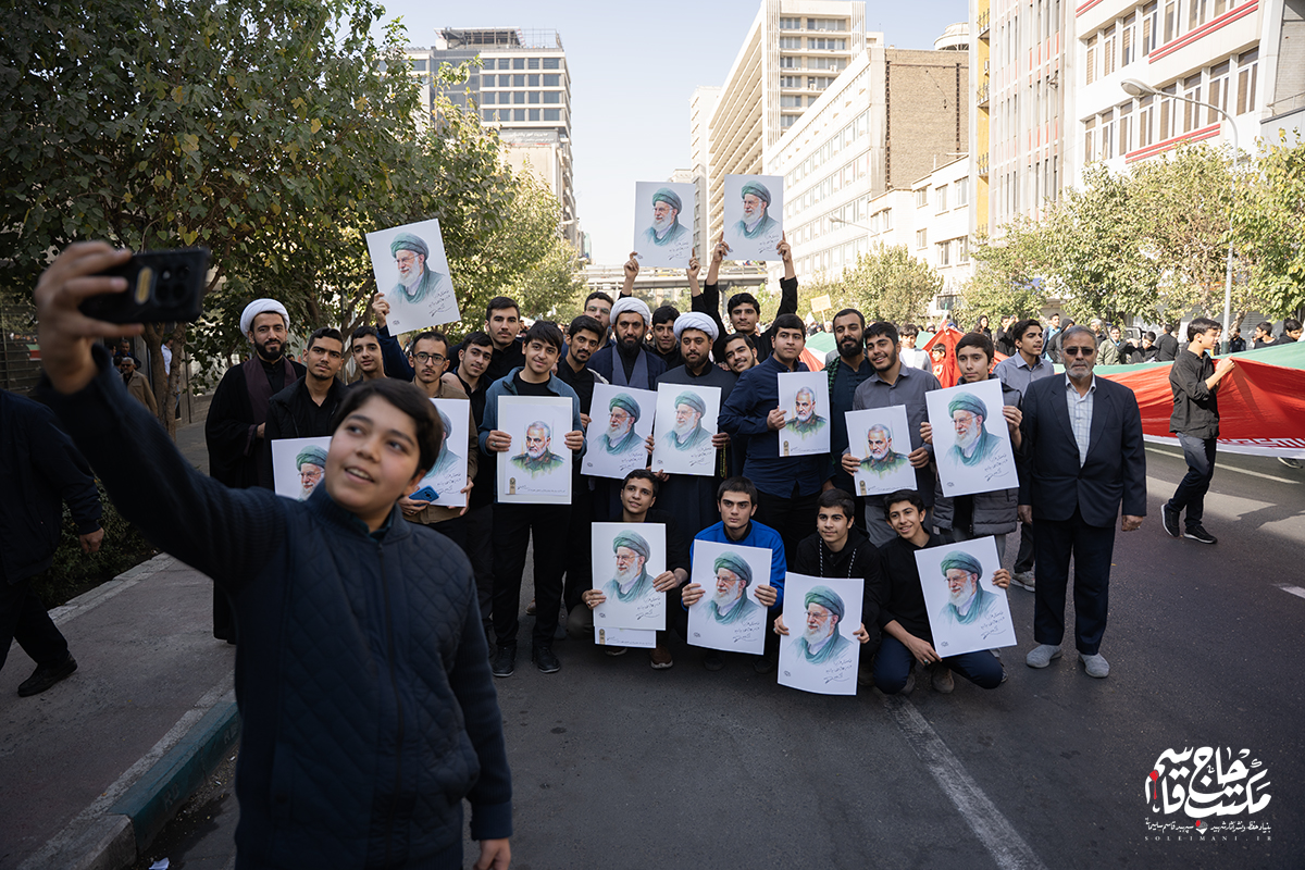 گزارش تصویری |  راهپیمایی گرامیداشت یوم‌الله ۱۳ آبان