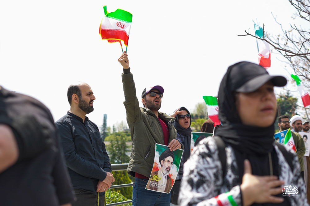 گزارش تصویری | آیین اهتزاز پرچم مقدس ایران