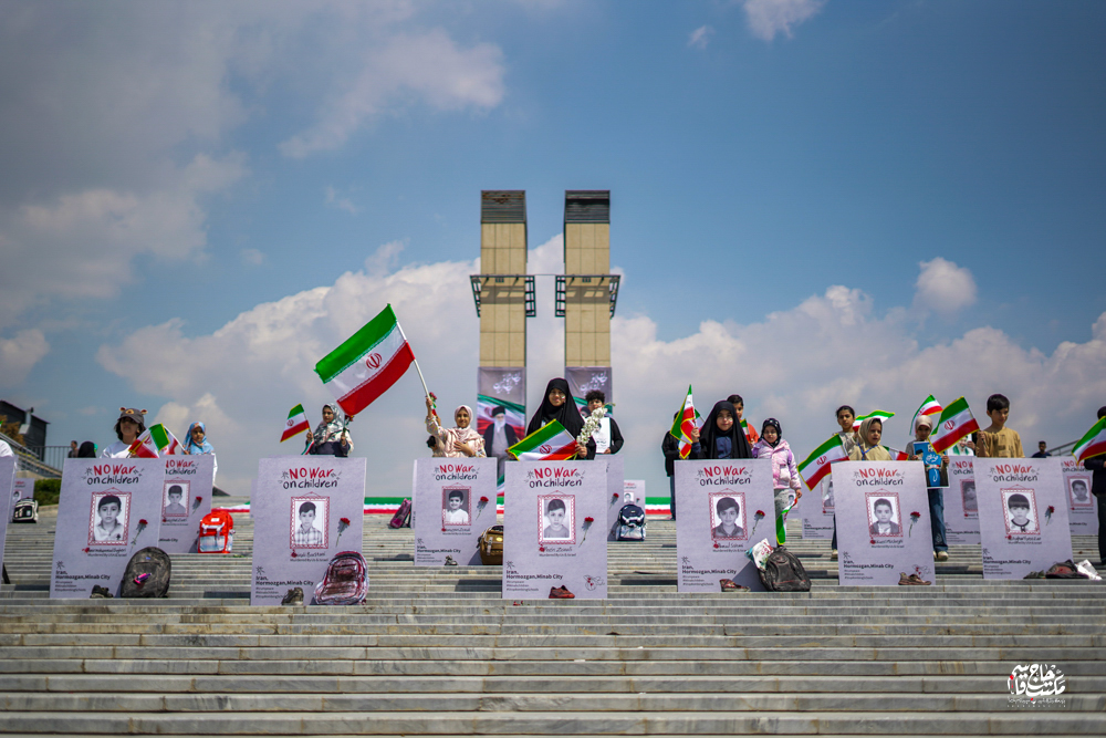 گزارش تصویری | آیین اهتزاز پرچم مقدس ایران