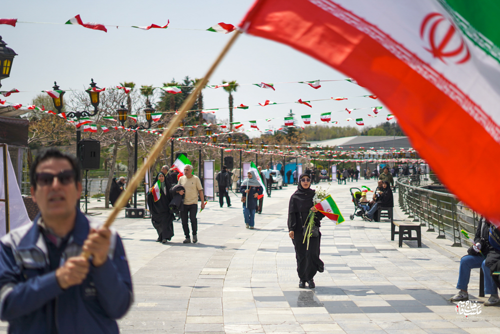 گزارش تصویری | آیین اهتزاز پرچم مقدس ایران