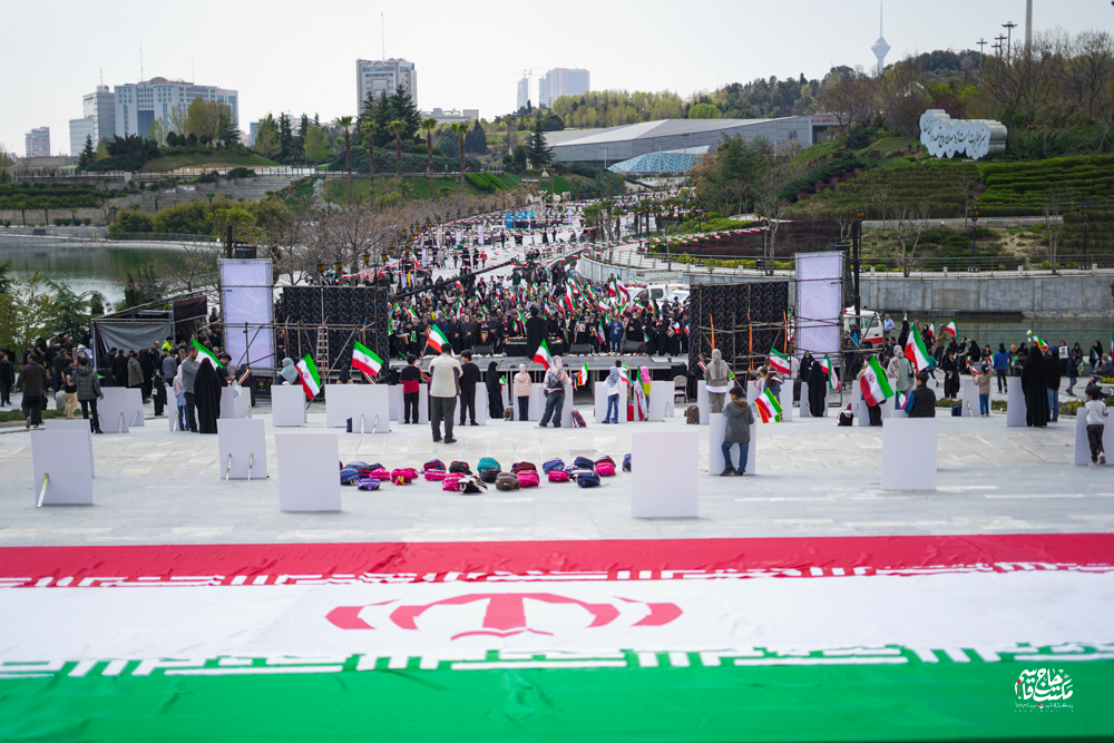 گزارش تصویری | آیین اهتزاز پرچم مقدس ایران