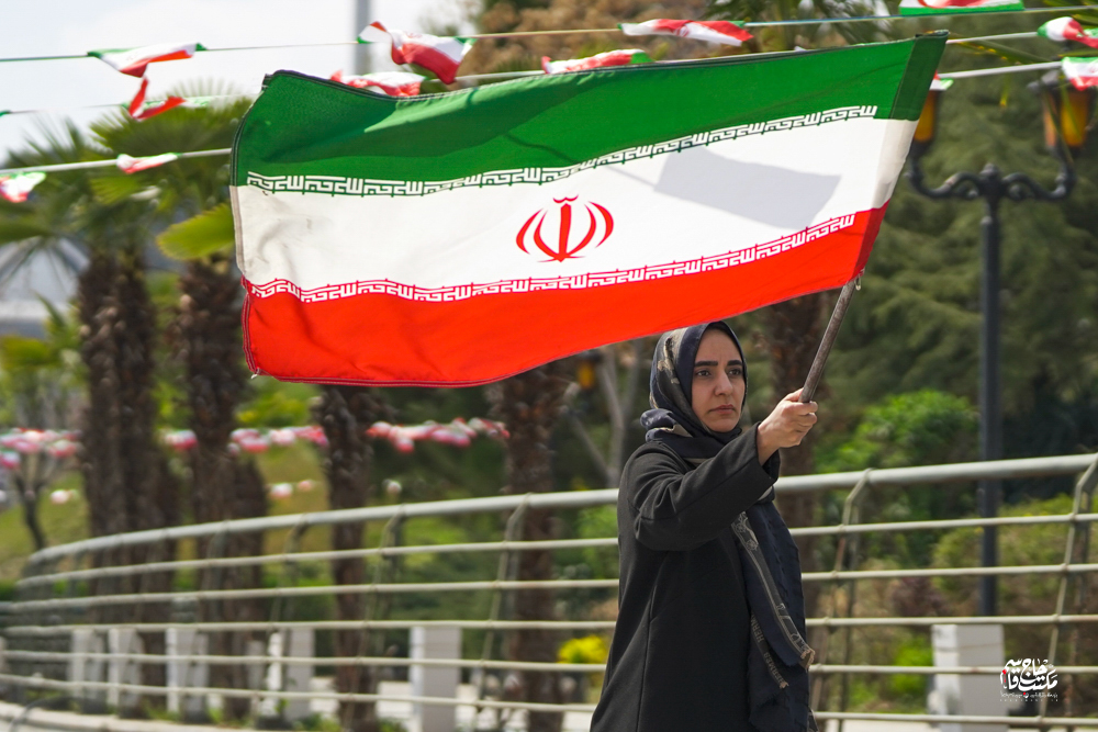 گزارش تصویری | آیین اهتزاز پرچم مقدس ایران