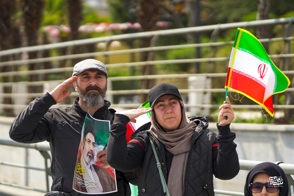 گزارش تصویری | آیین اهتزاز پرچم مقدس ایران